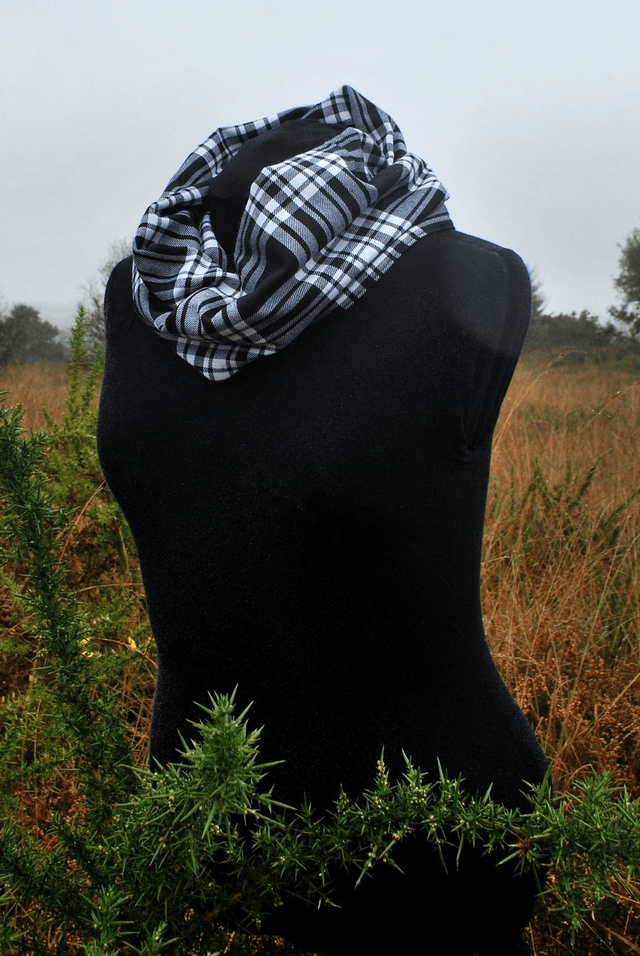 Maxi tour de cou Menzies Black and White