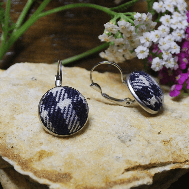Boucles d'oreilles dormeuses MacDonald Lord Isles Blue